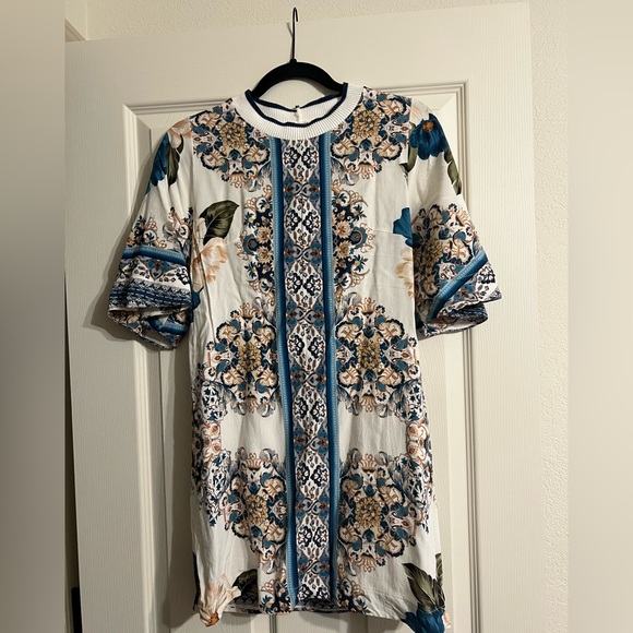 Farm Rio Vestido Farm Anastasia T-Shirt Dress (EXCLUSIVELY FROM BRAZIL) - Picture 2 of 3